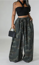 Load image into Gallery viewer, Camo Wide Pants